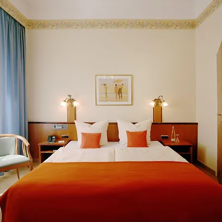 Adria Hotel 3*