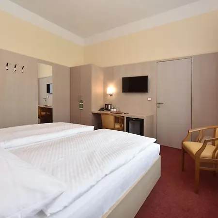 Adria Hotel 3*