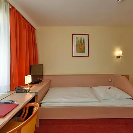 Adria Hotel 3*