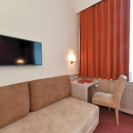 Hotel Adria 3*