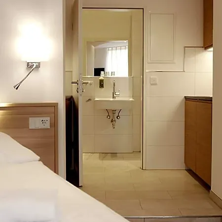 Adria Hotel 3*