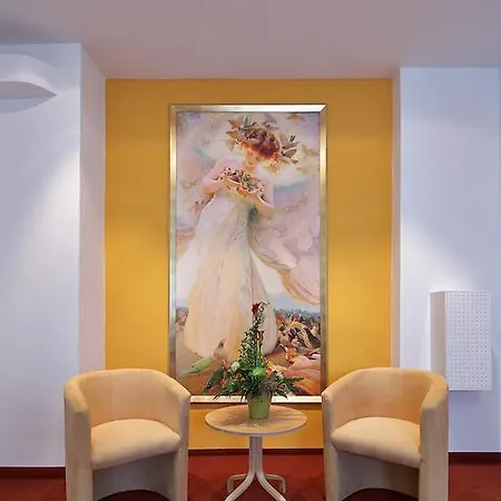 Adria Hotel München