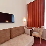 Adria Hotel 3*