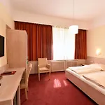 Отель Adria 3*