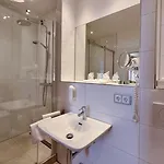 Отель Adria
